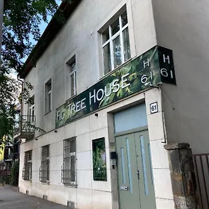 rezervați aici