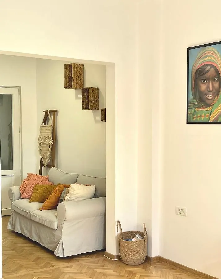 Apartment Colorful Flat In The Middle Of The City Bucharest